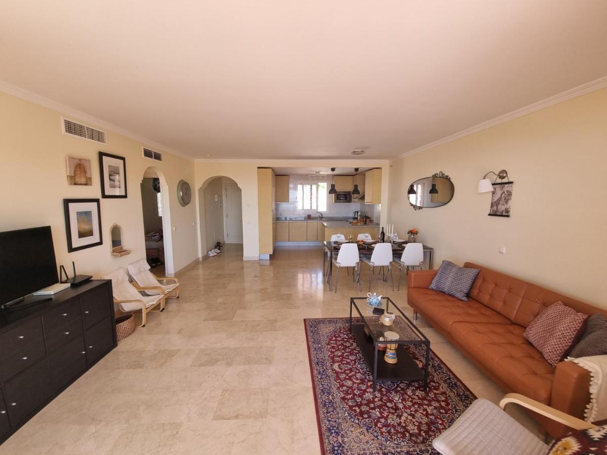 Elegant With Fantastic Views At The Of Calahonda