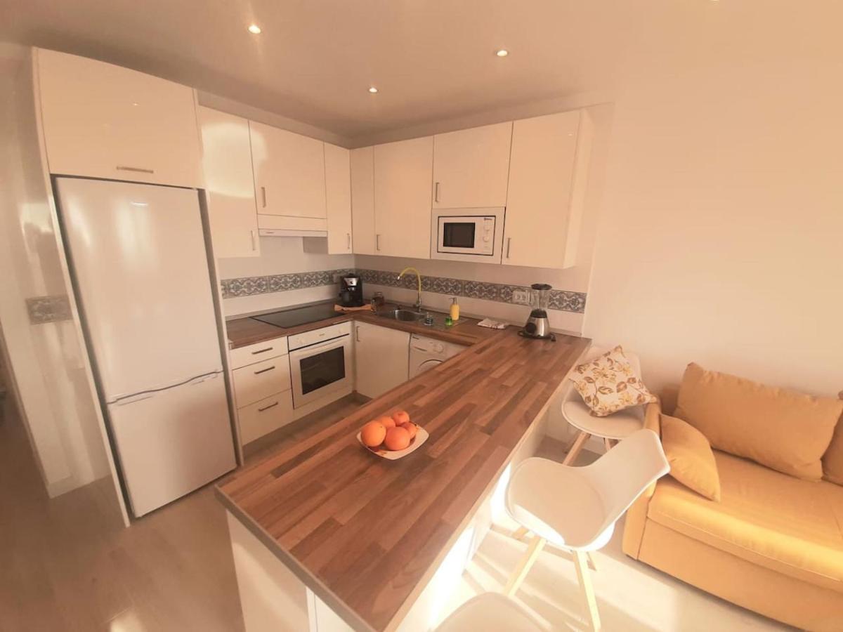 1 Bedroom Giuly Sea Views In Cristianos Los Cristianos (Tenerife)