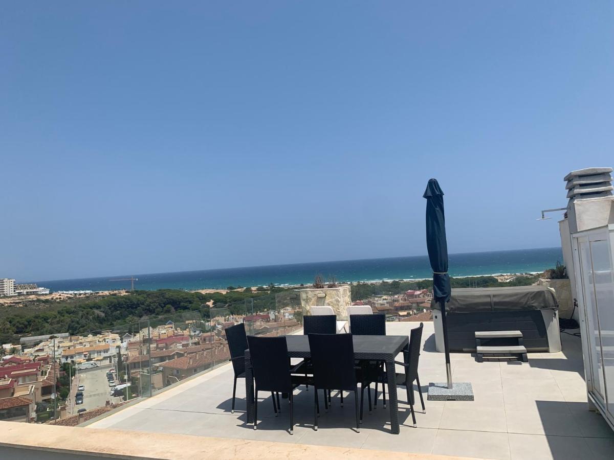 Beautiful New Style In In Front Of Sea With Solarium And Jacuzzi Apartment