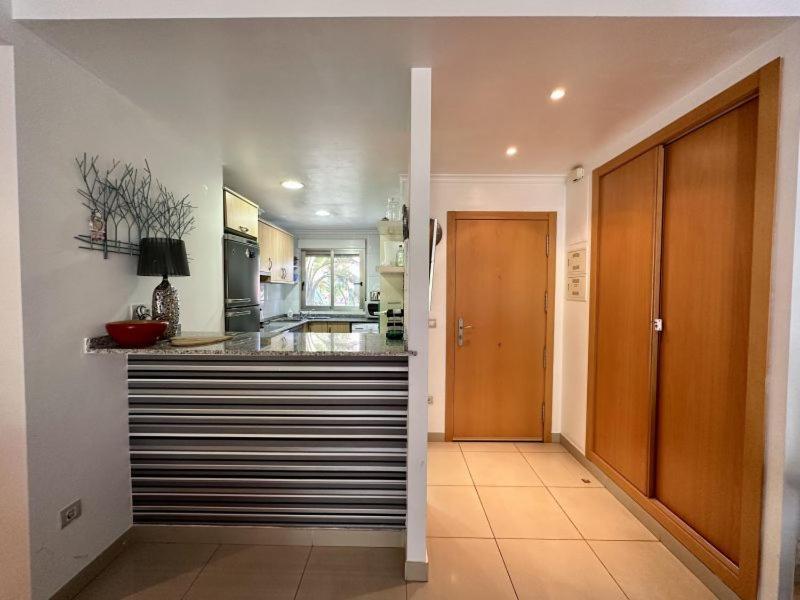 Casa Vinas - Tranquil Ground Floor Apartment, Apartamento Dénia