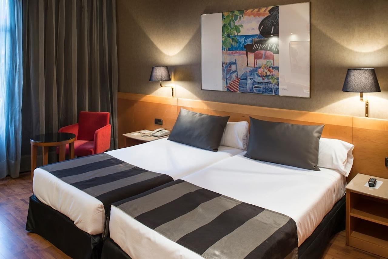 Hotel Catalonia Plaza 4*