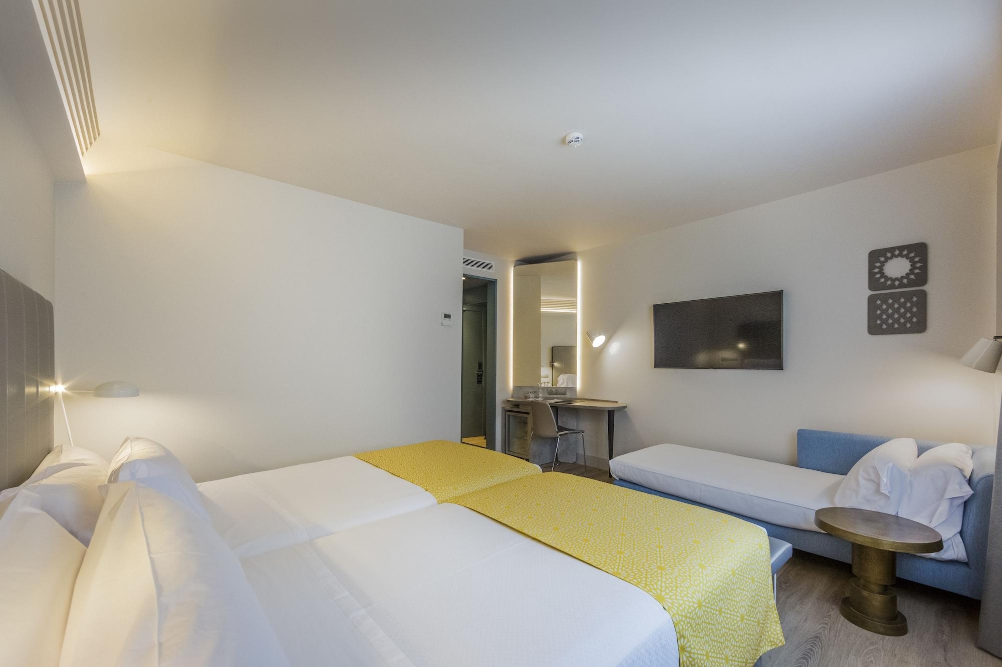 Catalonia Hotel 4*