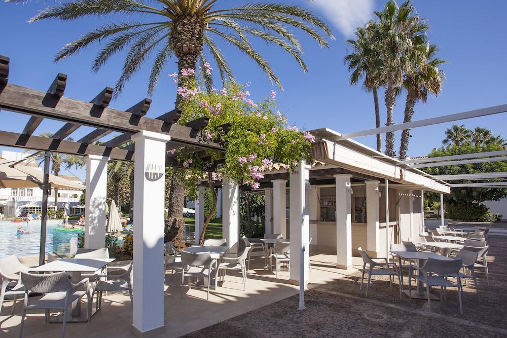 Grupotel Club Menorca Aparthotel Son Xoriguer