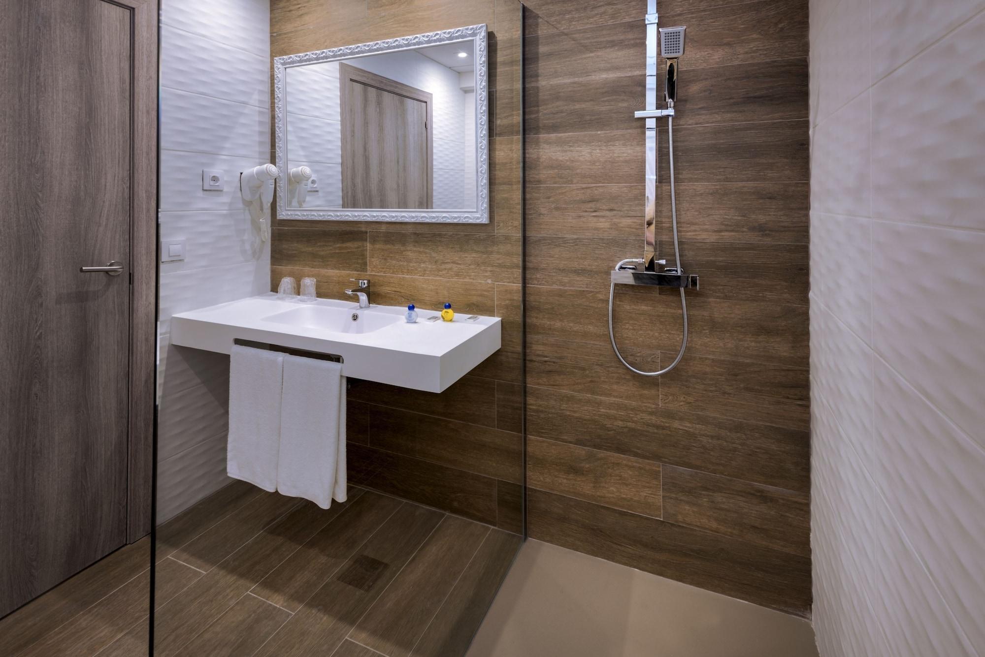 Oasis Park Splash Hotel 4*