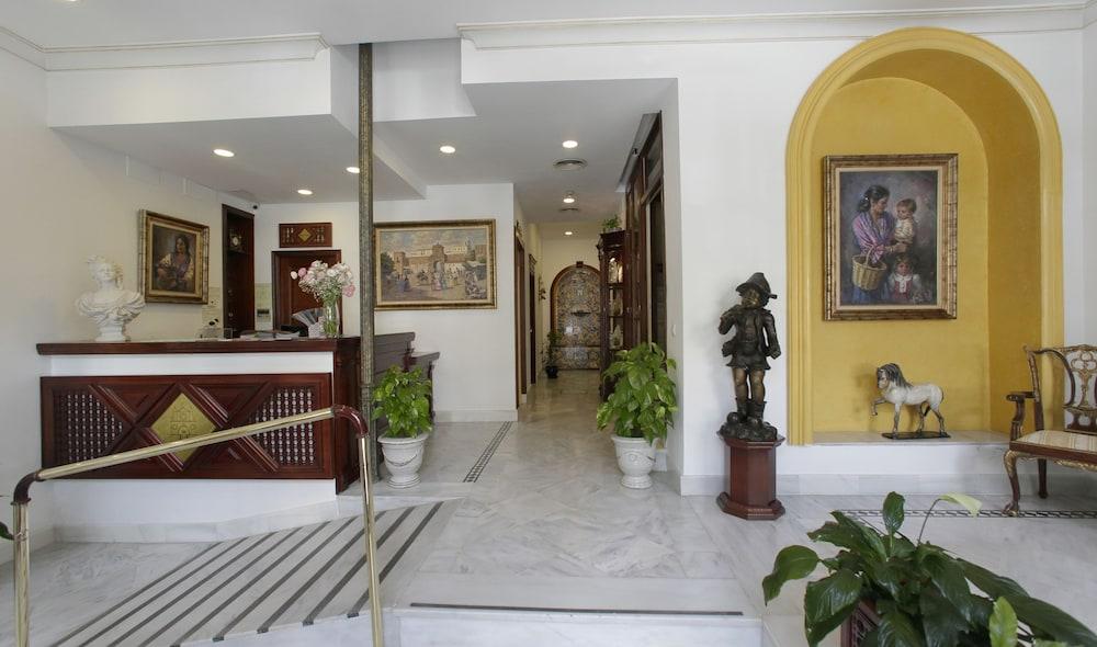 Hotel Basic Puerta De Sevilla