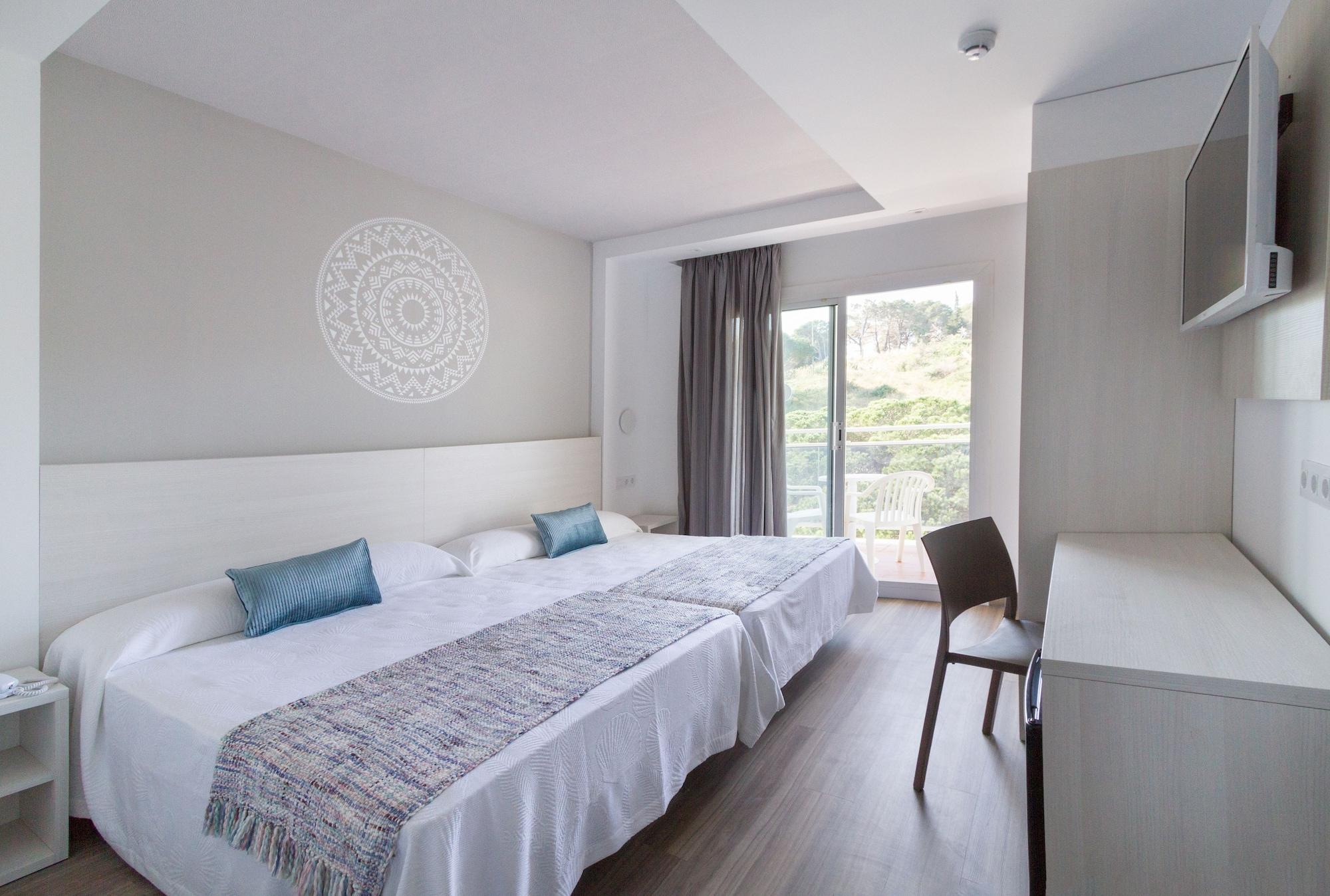 Oasis Park Splash Hotel