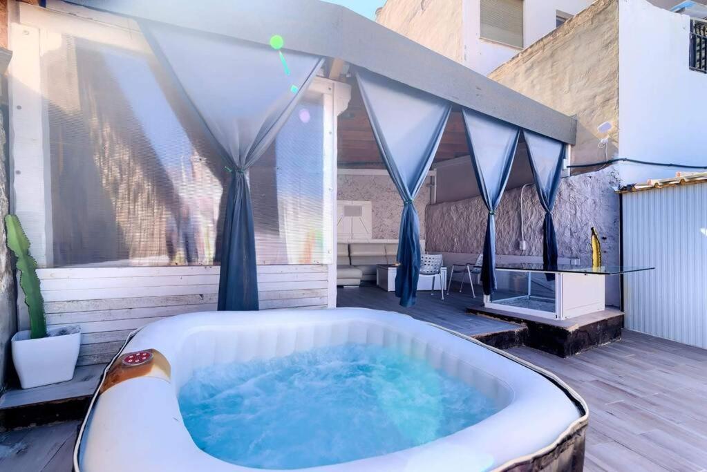 Cueva Con Jacuzzi A 20 Minutos De Valencia Benaguacil