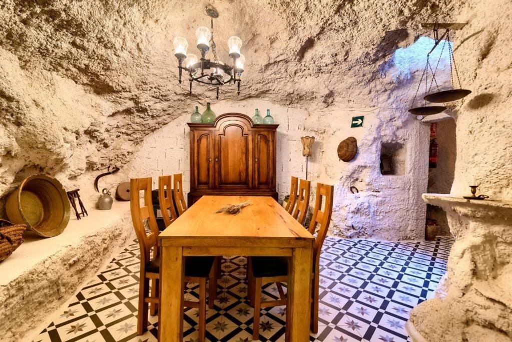Cueva Con Jacuzzi A 20 Minutos De Valencia *