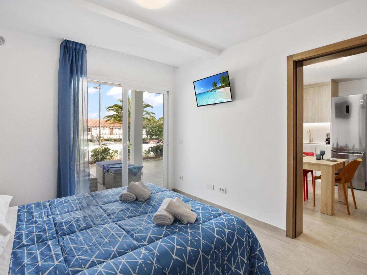 Golden Holidays, Heated Pool, Air Con, Internet, Parking *