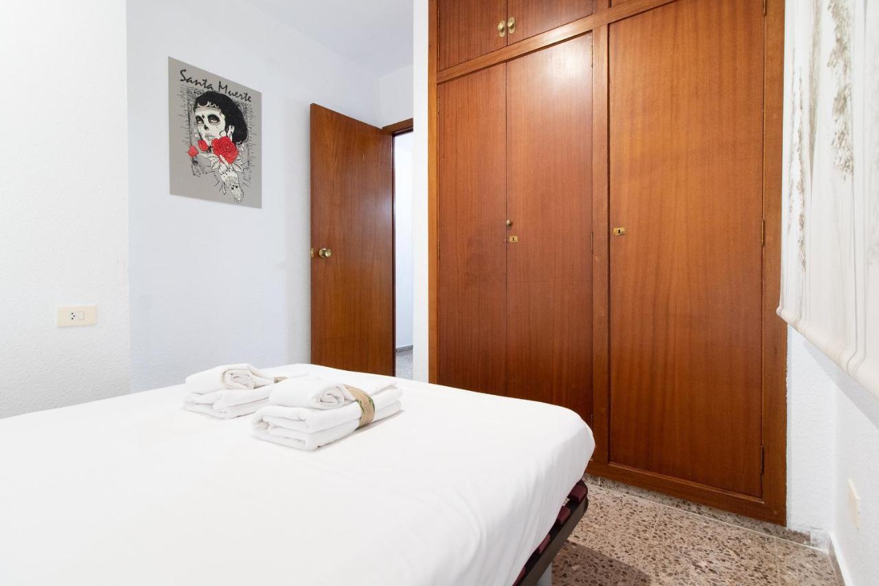 Global Properties, Practico 6 Personas En Puerto Apartamento