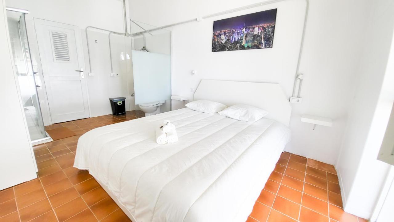 Eras Nest Hostel *