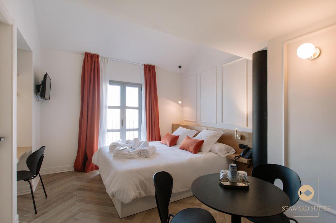 Castelar Palace & By Seaward Suites *