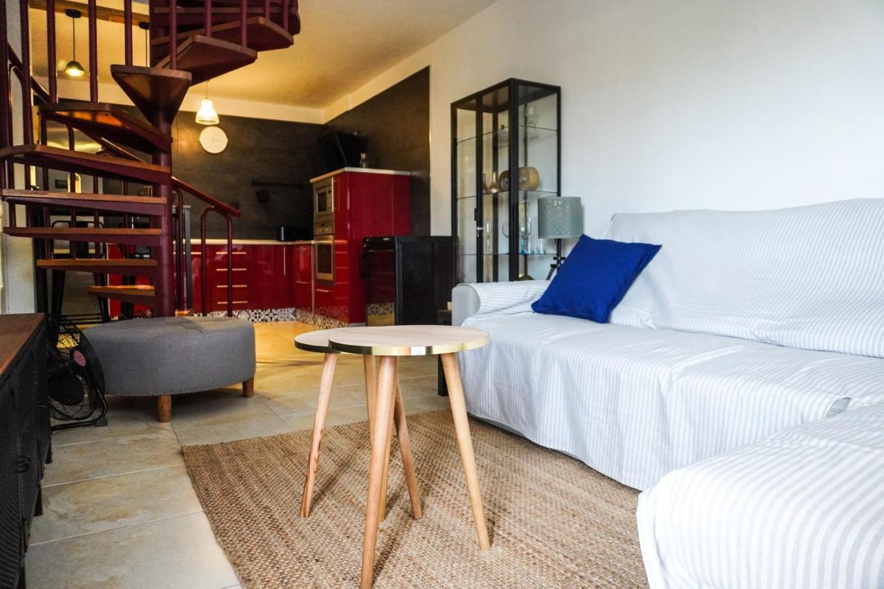 Comfortable Duplex With Garage And Working Space