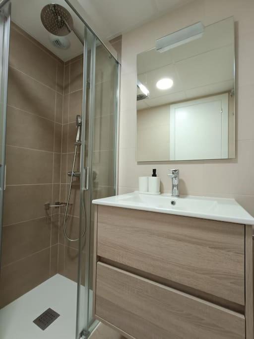 Nuevo Atico Toyo. Vistas Al Mar, Terraza, Solarium, Piscina, A/a, Wifi Y Garaje Apartment *