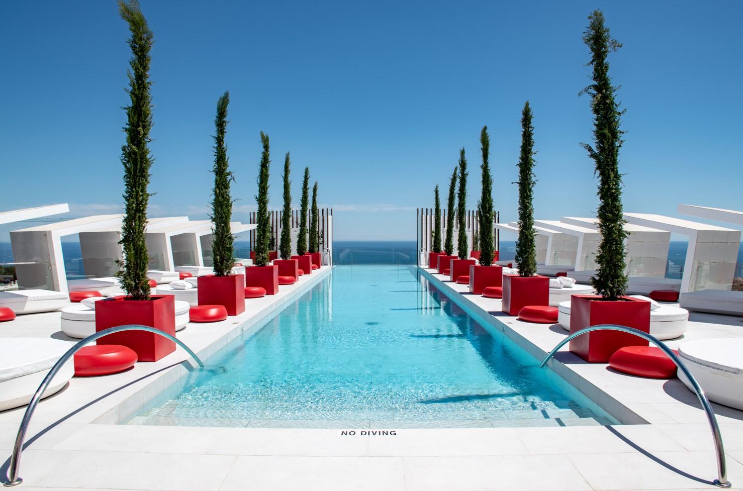 Hotel Leiro Residences 5*