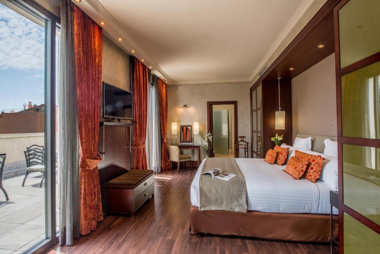 Hotel Center 4*
