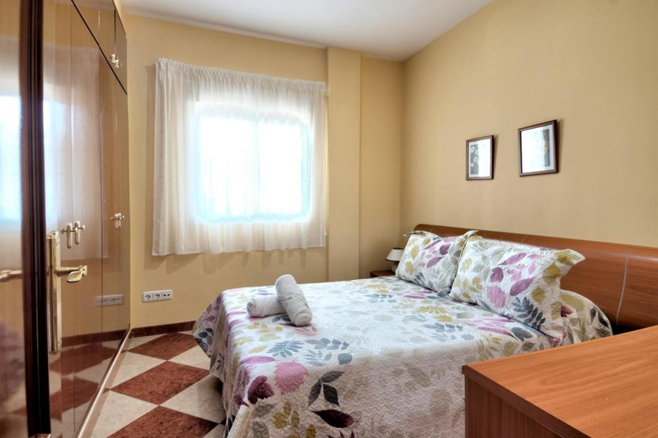 With Pool & Lake Views By Homing Chalet Vinuela