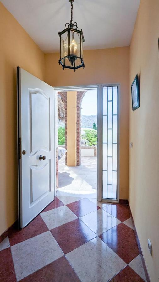 With Pool & Lake Views By Homing