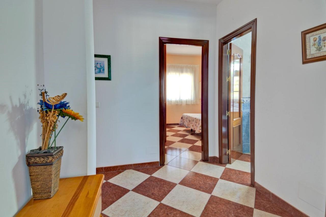 With Pool & Lake Views By Homing