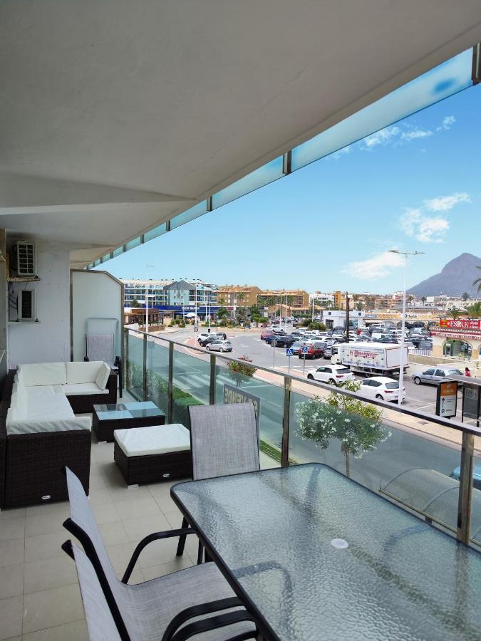 Atenas 2 - Monty's Apartment