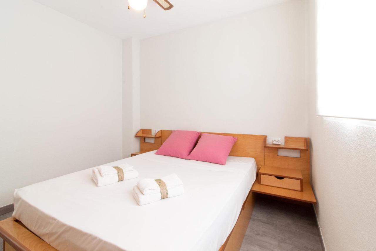 Global Properties, Con Terraza En Residencial Last Canet Apartamento *