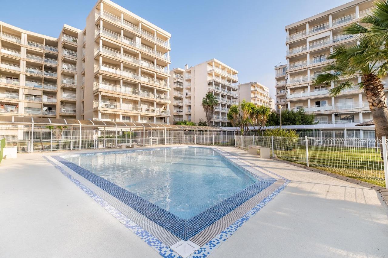 Global Properties, Con Terraza En Residencial Last Canet *