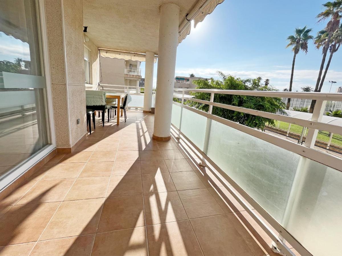 Global Properties, Con Terraza En Residencial Last Canet Apartamento *