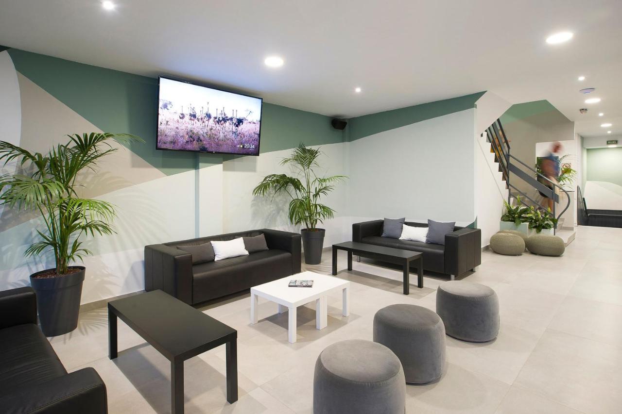 Hotel Base - Adults Only