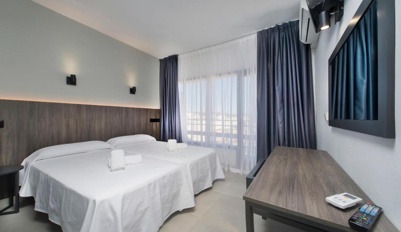 Hotel Base - Adults Only