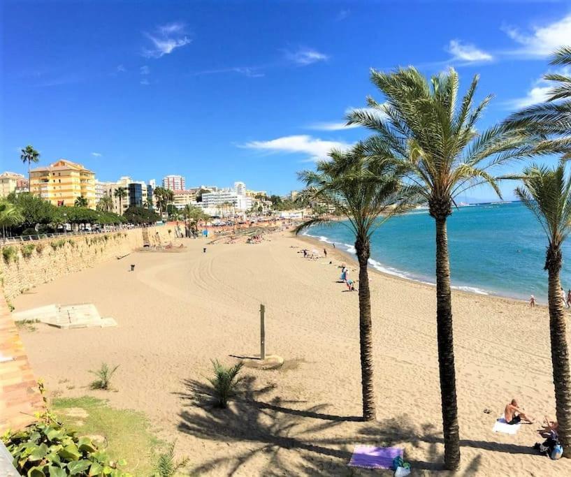 Frontline Marina Sea & Beach Views Apartamento Benalmádena