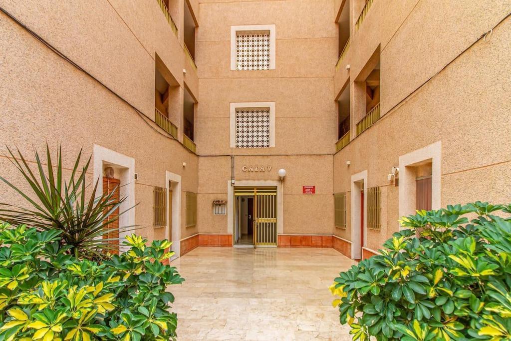 Sea View, Walking Distance! Refurbished 2 Bed, Modern. 20 Min. From Alicante Airport *