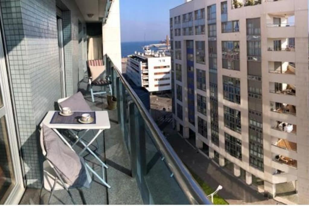 Apartamento Playa, Terraza, Vistas Al Mar, Garaje, Estacion Ave A 5 Min Andando