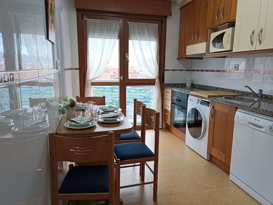 Apartamento Playa, Terraza, Vistas Al Mar, Garaje, Estacion Ave A 5 Min Andando *