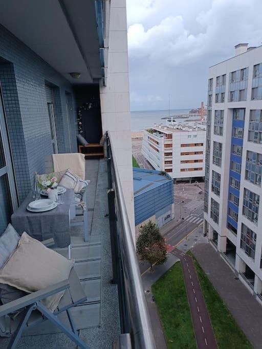 Apartamento Playa, Terraza, Vistas Al Mar, Garaje, Estacion Ave A 5 Min Andando Gijón