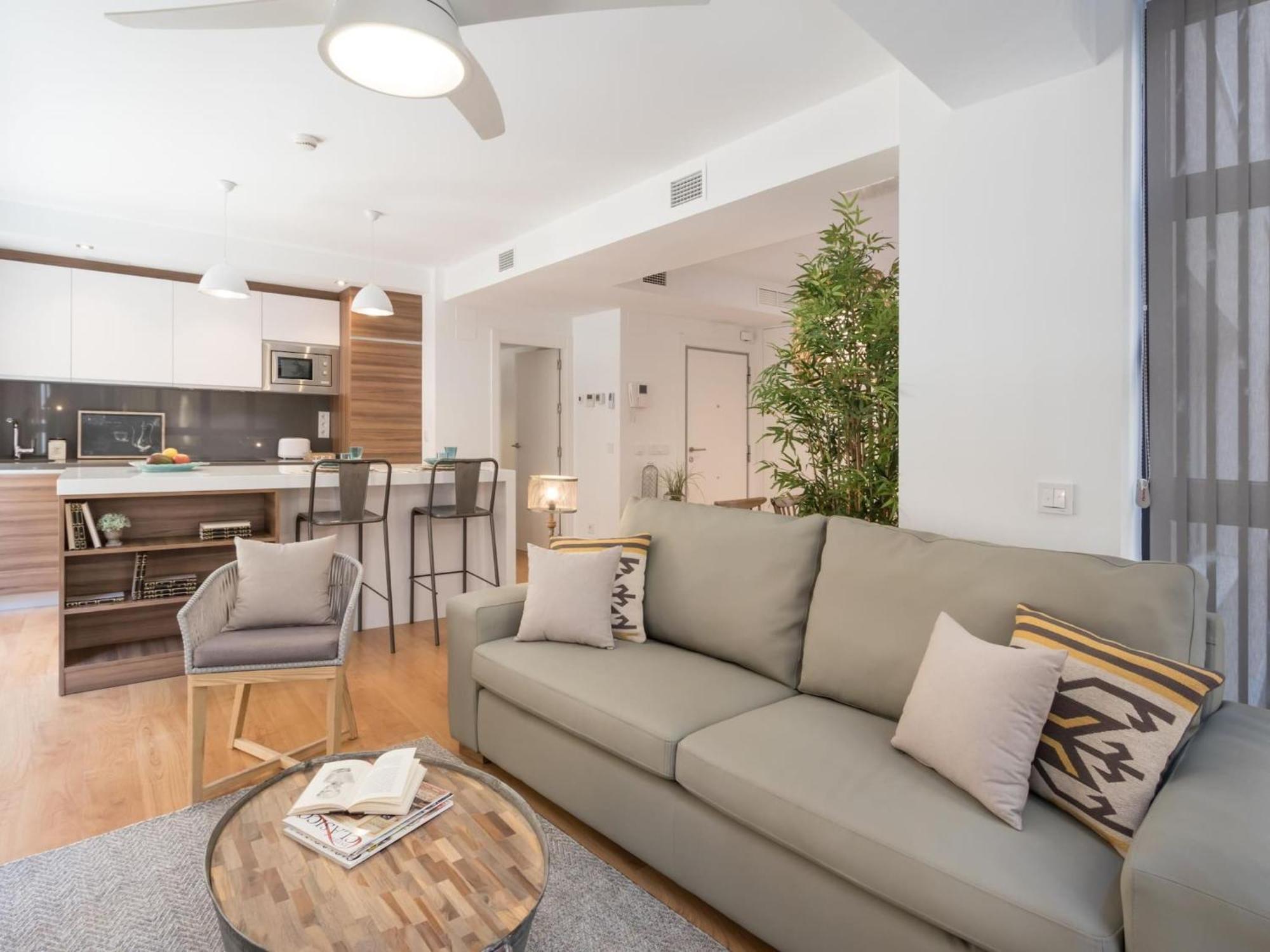 Chezmoihomes Luxury Plaza Nueva Penthouse Apartment
