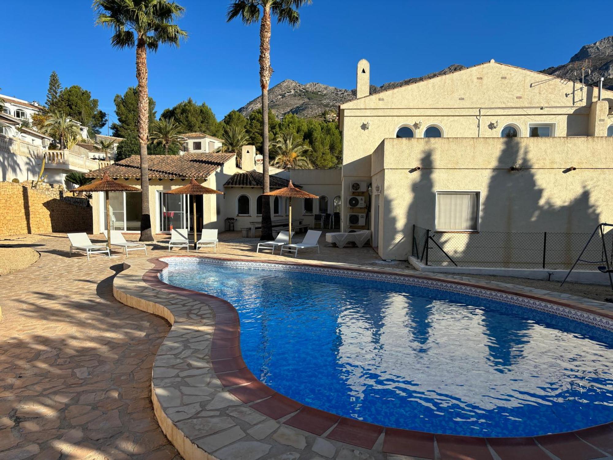 2 Pools - 24 Persons Altea