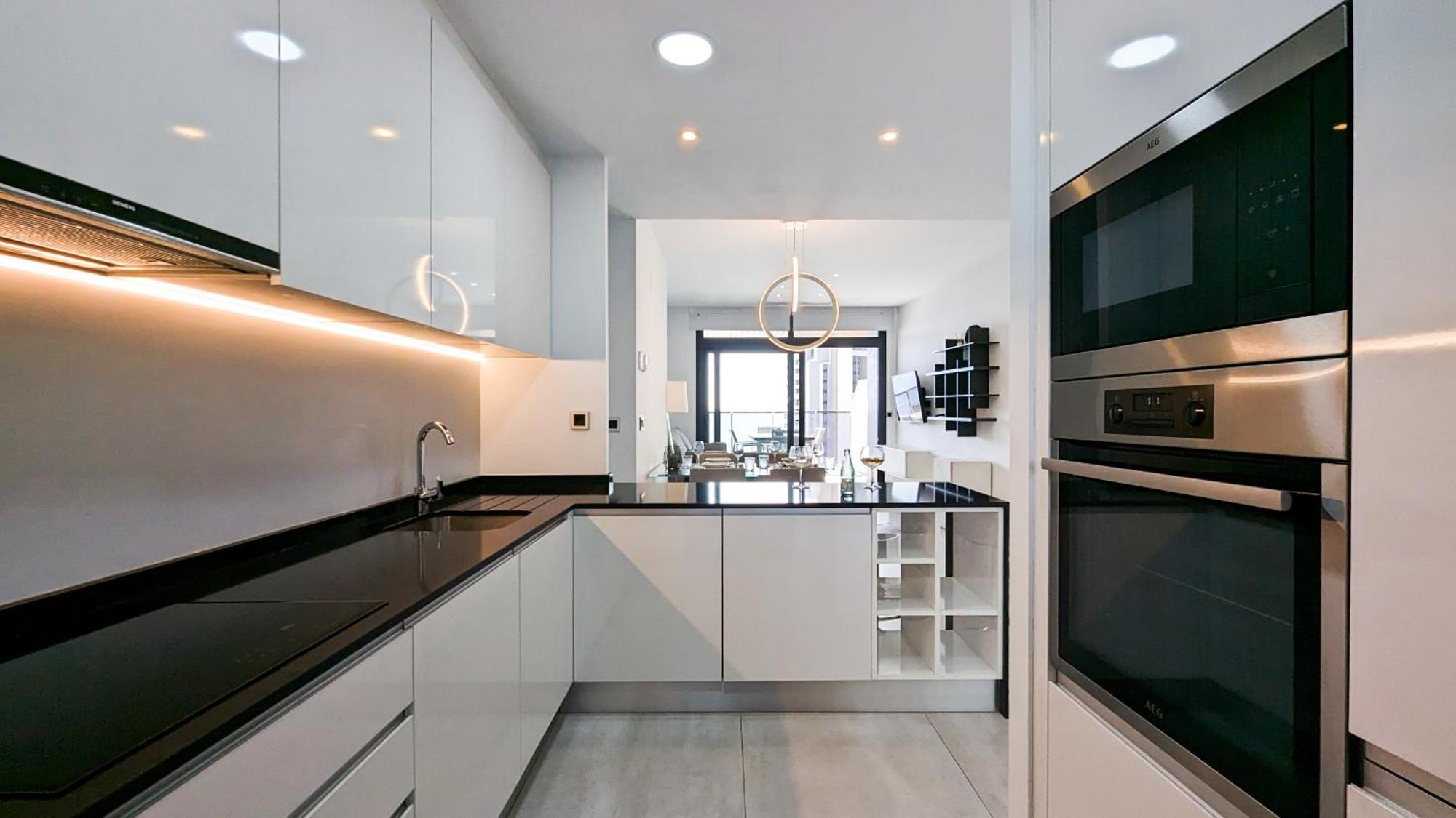 Sunset Waves Luxury Apartment *