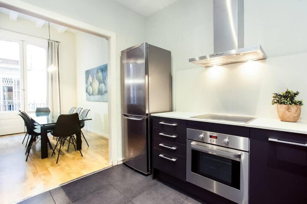 Apartment Bright And Modern 4bedroom With Terrace In Ramblas P2 Barcelona