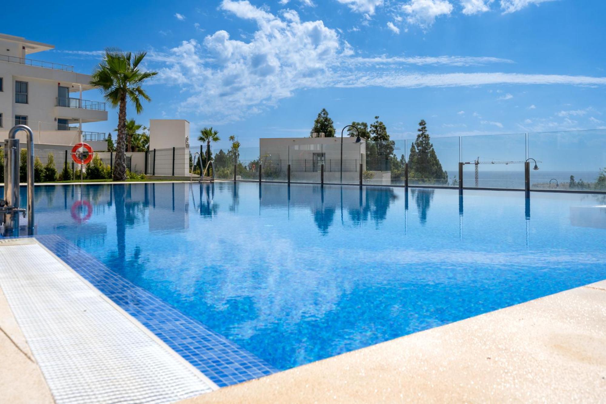 Modern Apartment With Sea And Poolview Apartment *