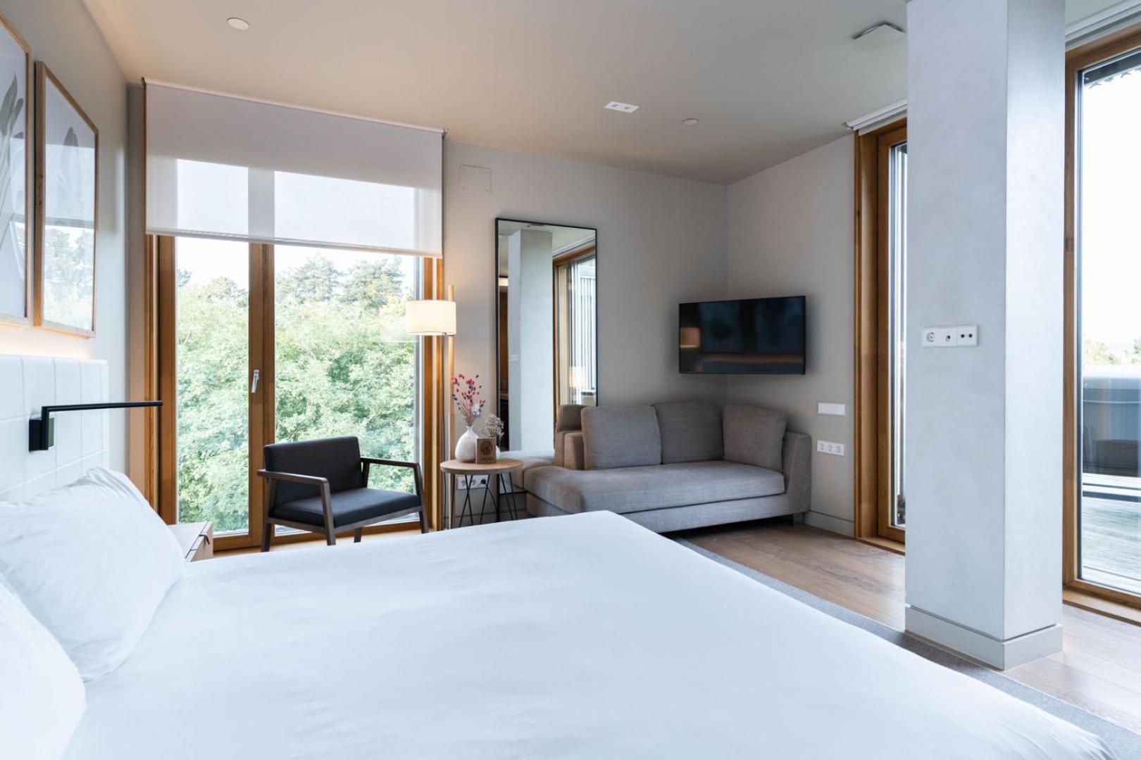 Hotel Arima & - Small Luxury