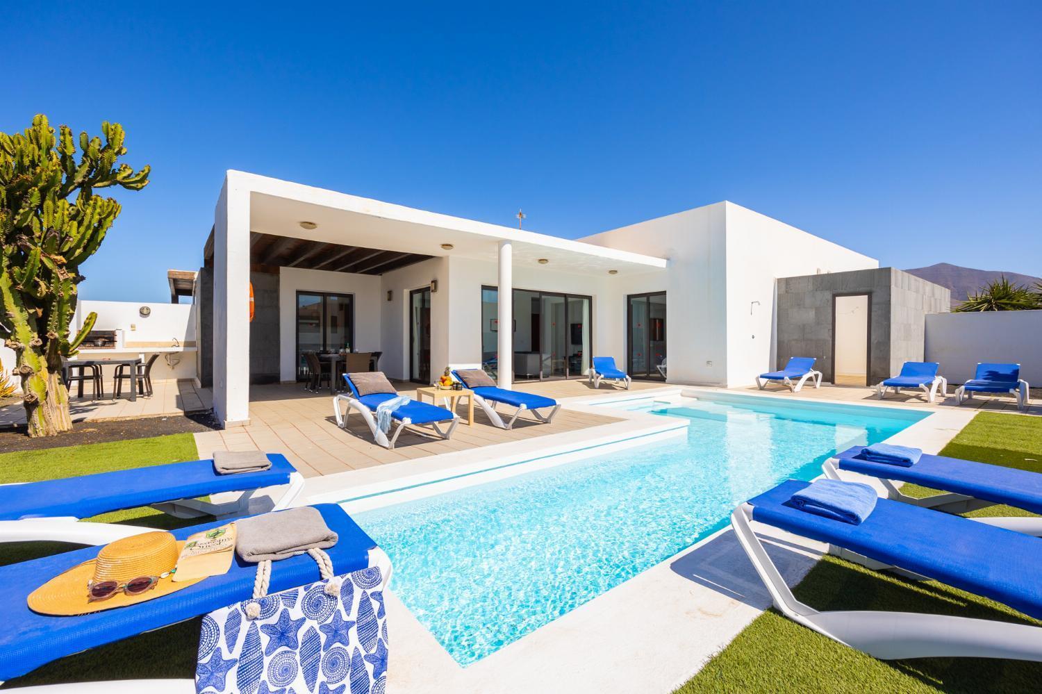 Aurora Villa *