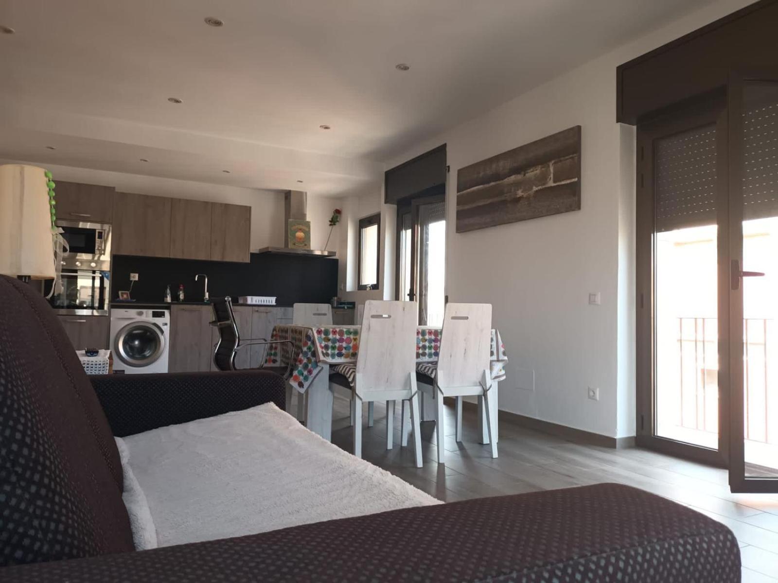 Eulogio Apartment *