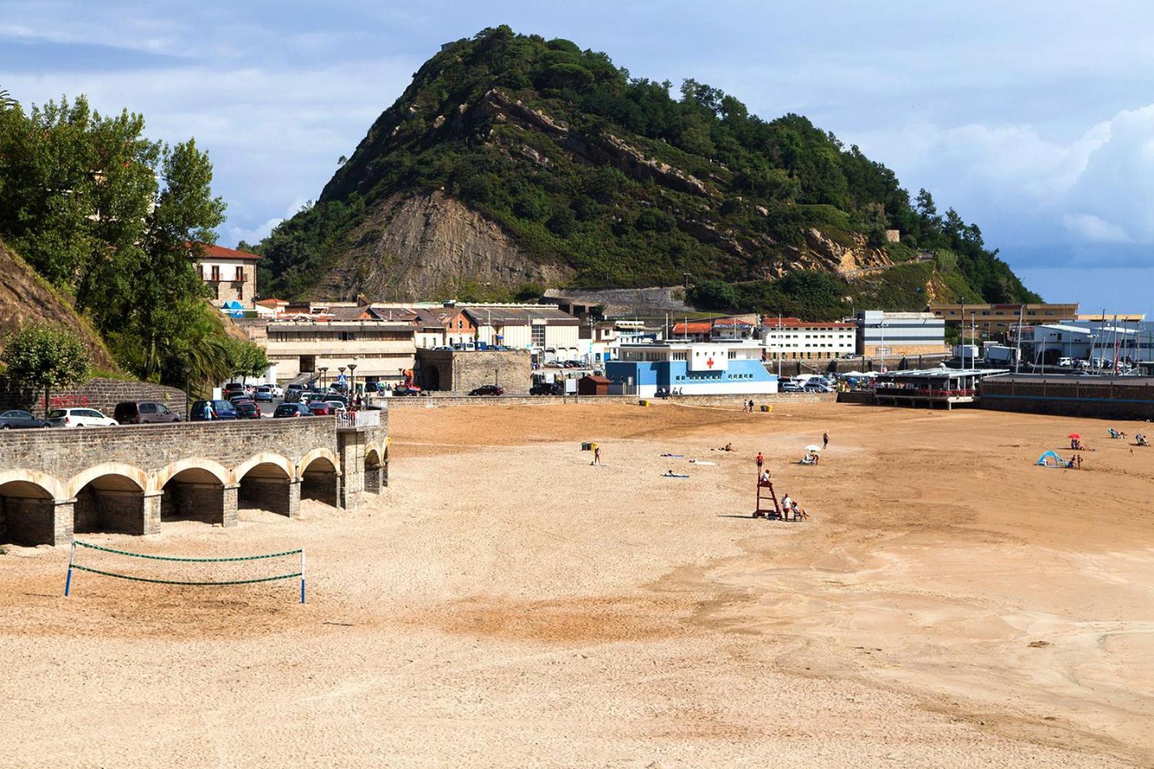 Balentziaga Terraza Y Parking Getaria