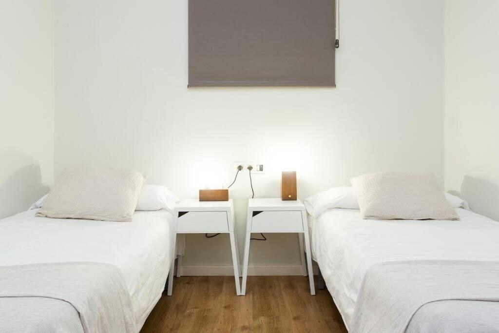 Apartment Bright And Modern 4bedroom With Terrace In Ramblas P2 Barcelona