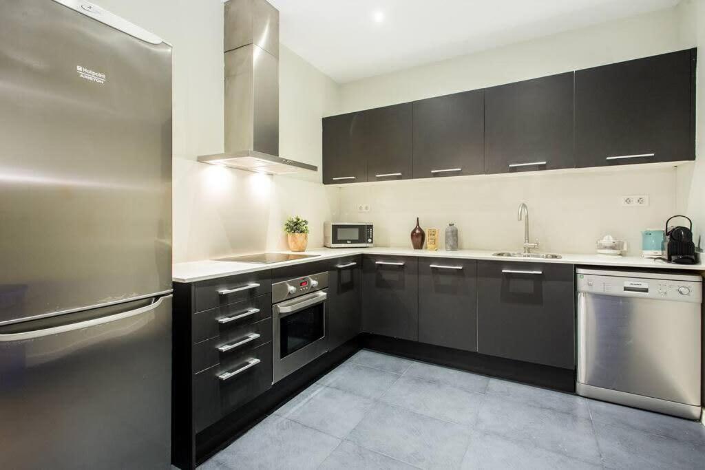 Apartment Bright And Modern 4bedroom With Terrace In Ramblas P2 *