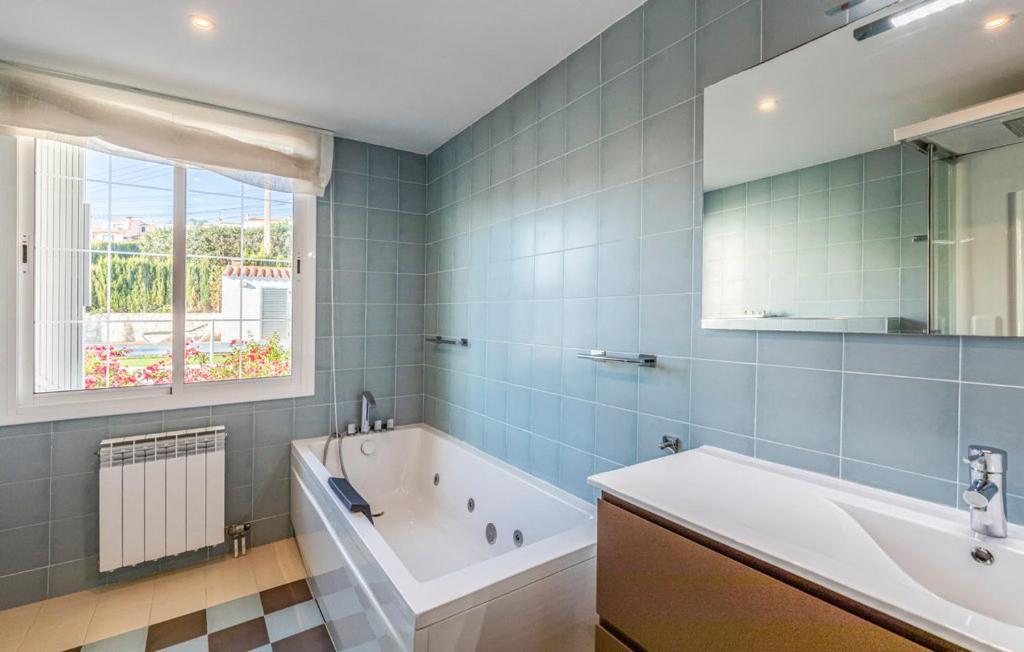 Casa Con Piscina Privada * Sant Cebrià de Vallalta