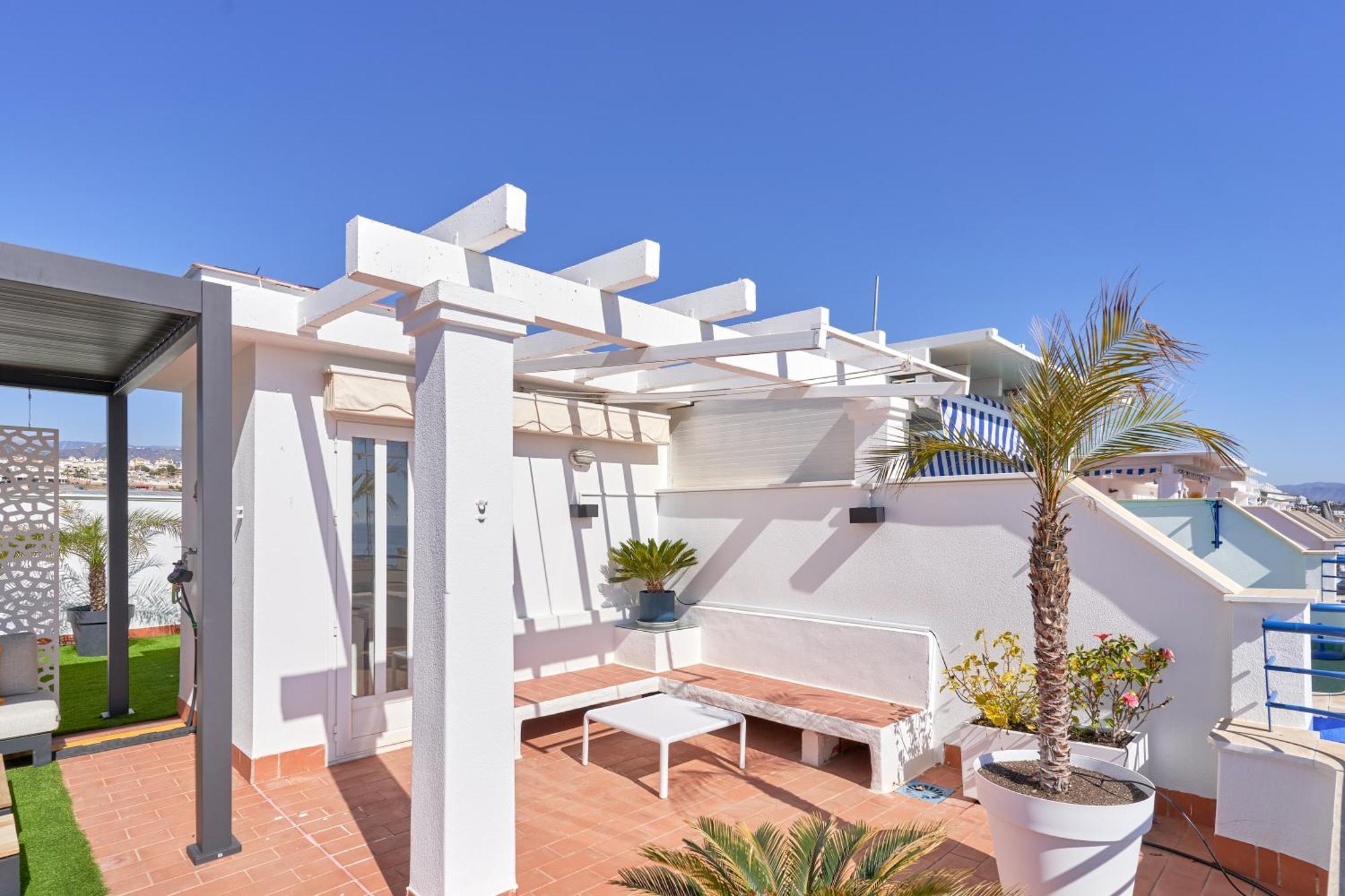 Breathtaking Penthouse Azaleas