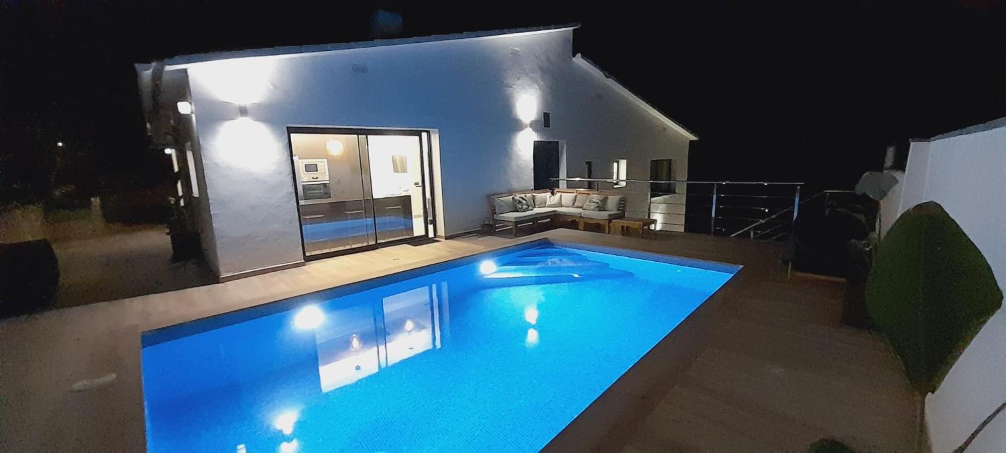 Avril Piscina Privada Y Amplias Terrazas Villa