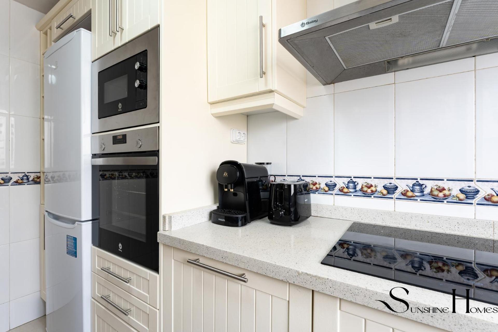 Townhouse With Jacuzzi,sea Views, Swimming Pool,garage Holiday home *