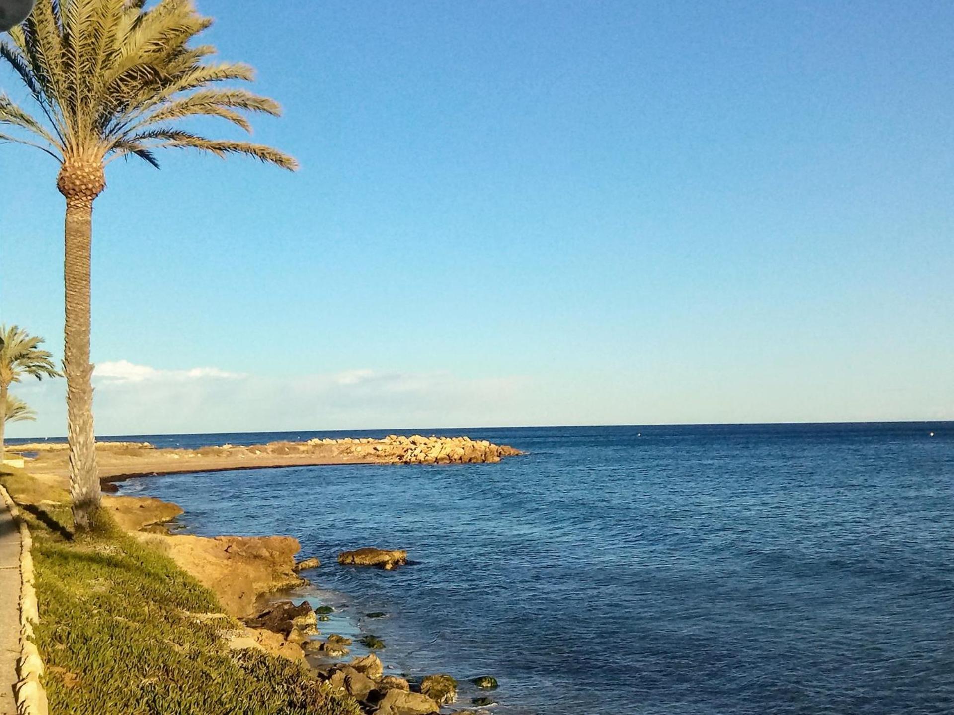 Sea View, Walking Distance! Refurbished 2 Bed, Modern. 20 Min. From Alicante Airport